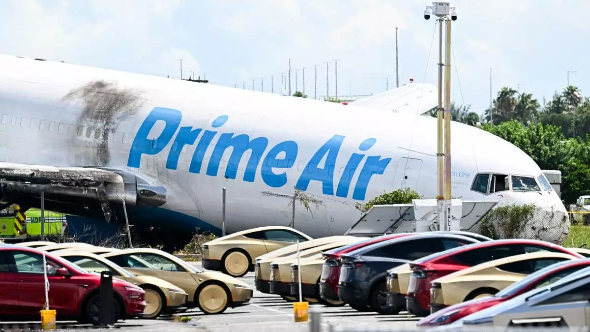 Пилот грузового самолёта Amazon неоднократно предупреждал о слишком высокой скорости перед смертельной катастрофой в Майами, сообщает NTSB