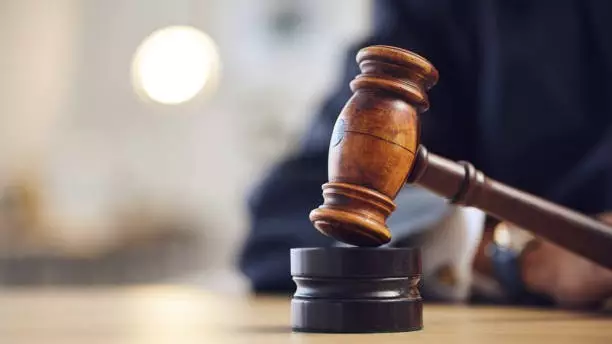  Дастархан басында күйеу баласына төрт рет оқ атқан полицей 10 жылға сотталды 