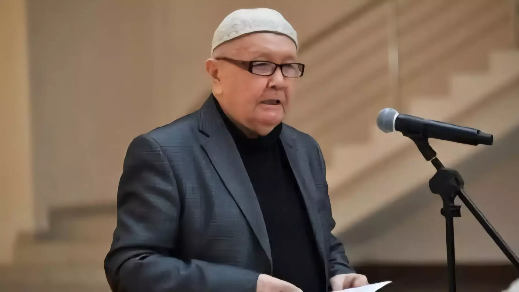 "ҚазҰУ - халықтікі, университетті, азат ойды ешкім жекешелендіре алмайды". "Қара тізімге" ілініп, жұмбақ жағдайда жұмыстан кеткен белгілі профессор маңызды мәлімдеме жасады