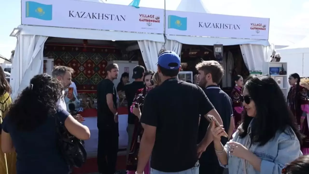 Казахскую кухню представили на гастрофестивале в Париже