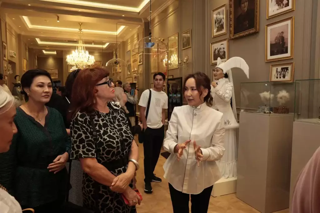 «Байсейітованың айнасы, Брусиловскийдің фортепианосы»: Алматыда өнер мұражайы қайта жаңғырды