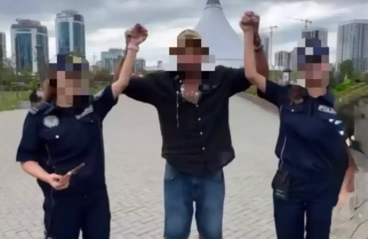 В Астане сотрудниц туристической полиции уволили после скандального видео