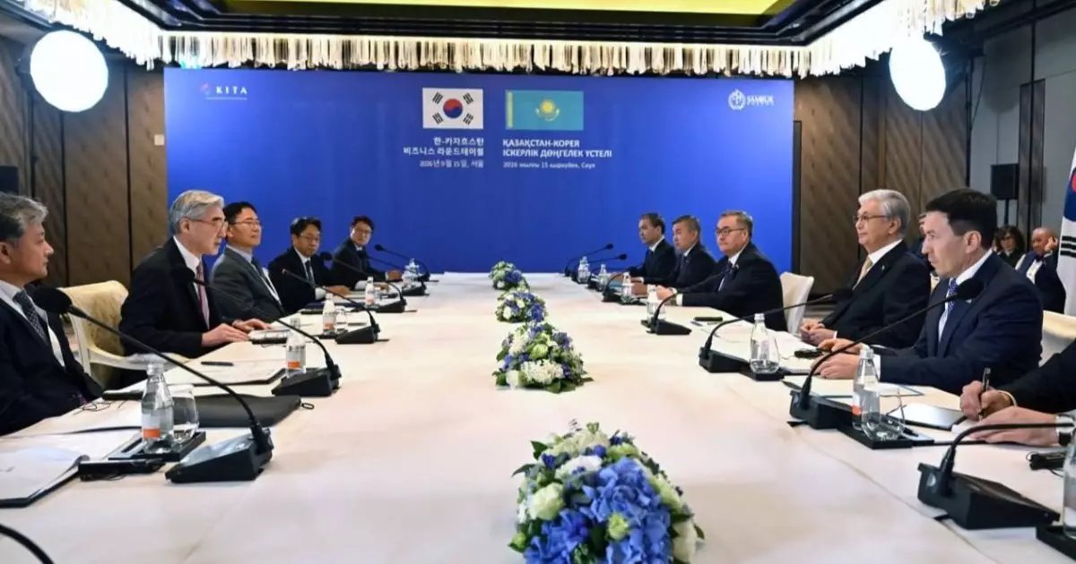 Тоқаев Сеулде кореялық алпауыттармен келіссөз жүргізді 