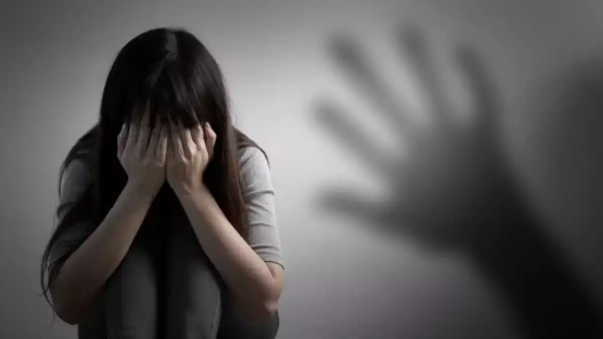 Жаттықтырушы 14 жасар оқушыны бопсалап, зорлады деген күдікке ілінді