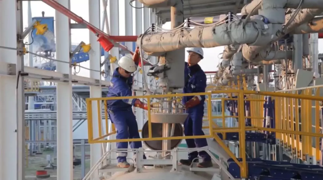 Казахстан увеличит переработку нефти