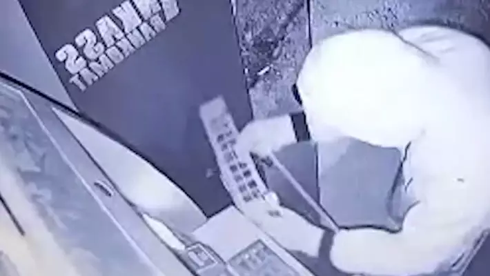 В Сырдарье задержали 18-летнего парня при попытке ограбить банкомат