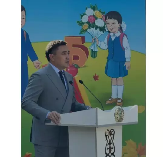 Қала басшысы Білім күнімен құттықтады
