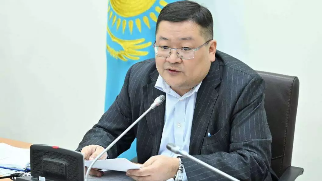 Әйелімді жұмысқа мәжбүрлемедім: Айдос Сарым экс-әріптесі Бақытжан Базарбекті сөз етті