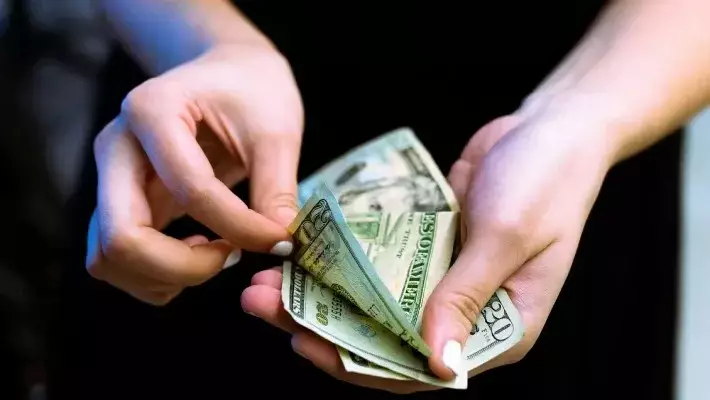 С переводов мигрантов из России за рубеж предложили удерживать 5%