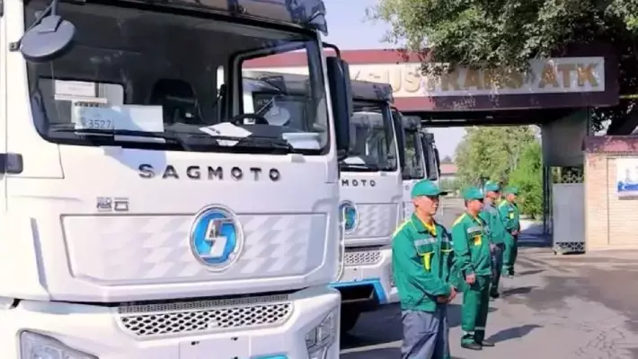 Ташкент получил 15 электрических мусоровозов