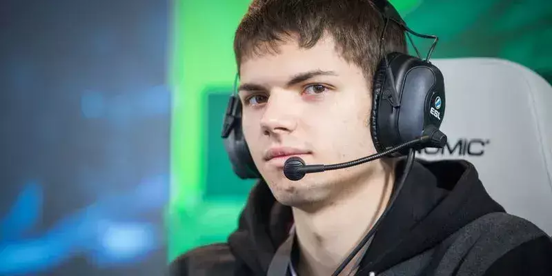 Lil: Мен негізінен әзілдеп отырамын, адамдар мені түкке тұрғысыз деп ойлайды
