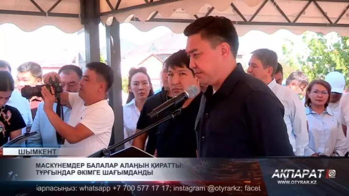 Маскүнемдер балалар алаңын қиратты: тұрғындар әкімге шағымданды
