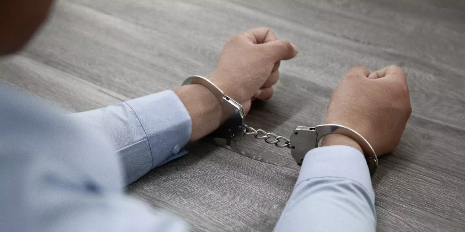Жамбыл облысында 5 млн теңге дауына іліккен екі бұрынғы полиция басшысы 4 жылға сотталды