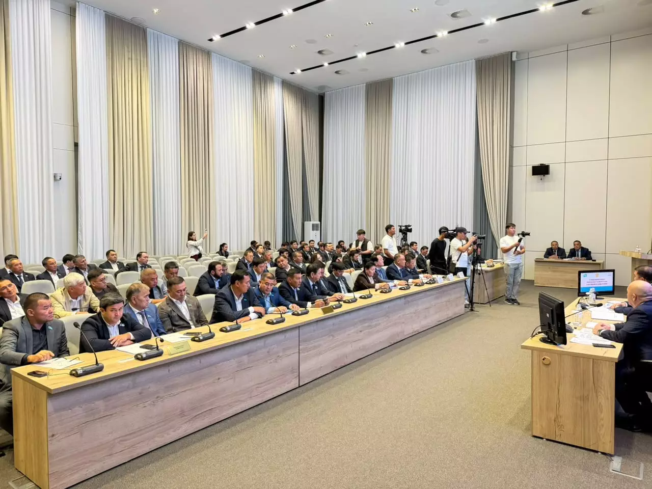 Түркістан облысының әкімі жұмысына депутаттар жоғары баға берді