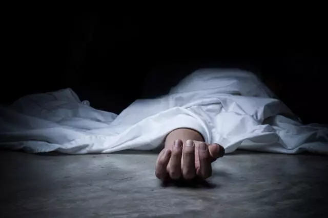 Алматыда 54 жастағы ер адам самокаттан құлап, қаза тапты