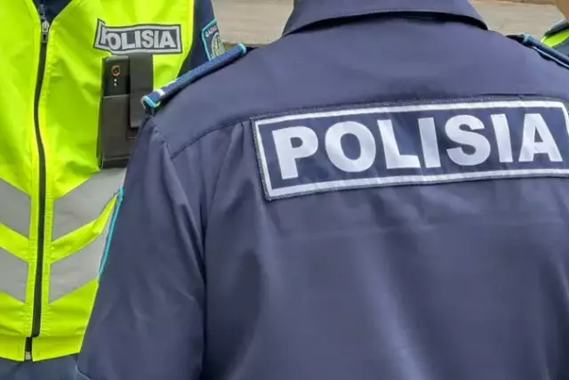 Оралда ер адам біреудің салған ақшасын қолды қылған