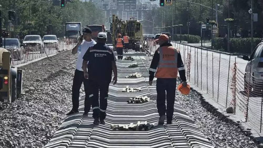 Алматыда LRT желісінің рельстері төселе бастады