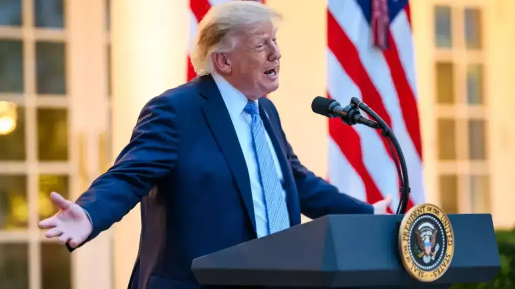 Трамп запретил журналистам CNN, MS NOW и Politico посещать Белый дом