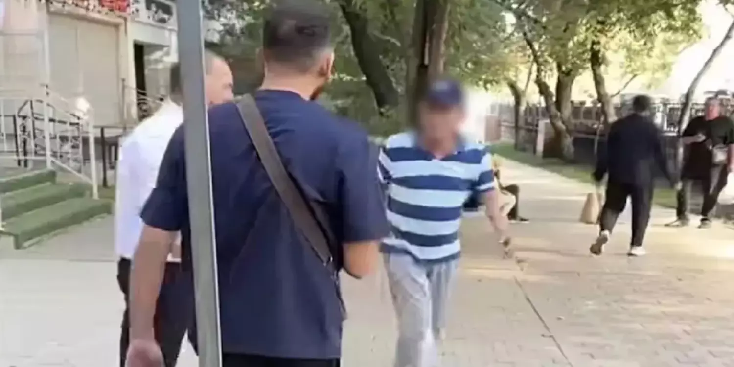 «Шектен шықты»: Алматы тұрғыны танымал актердің әрекетіне шағымданды