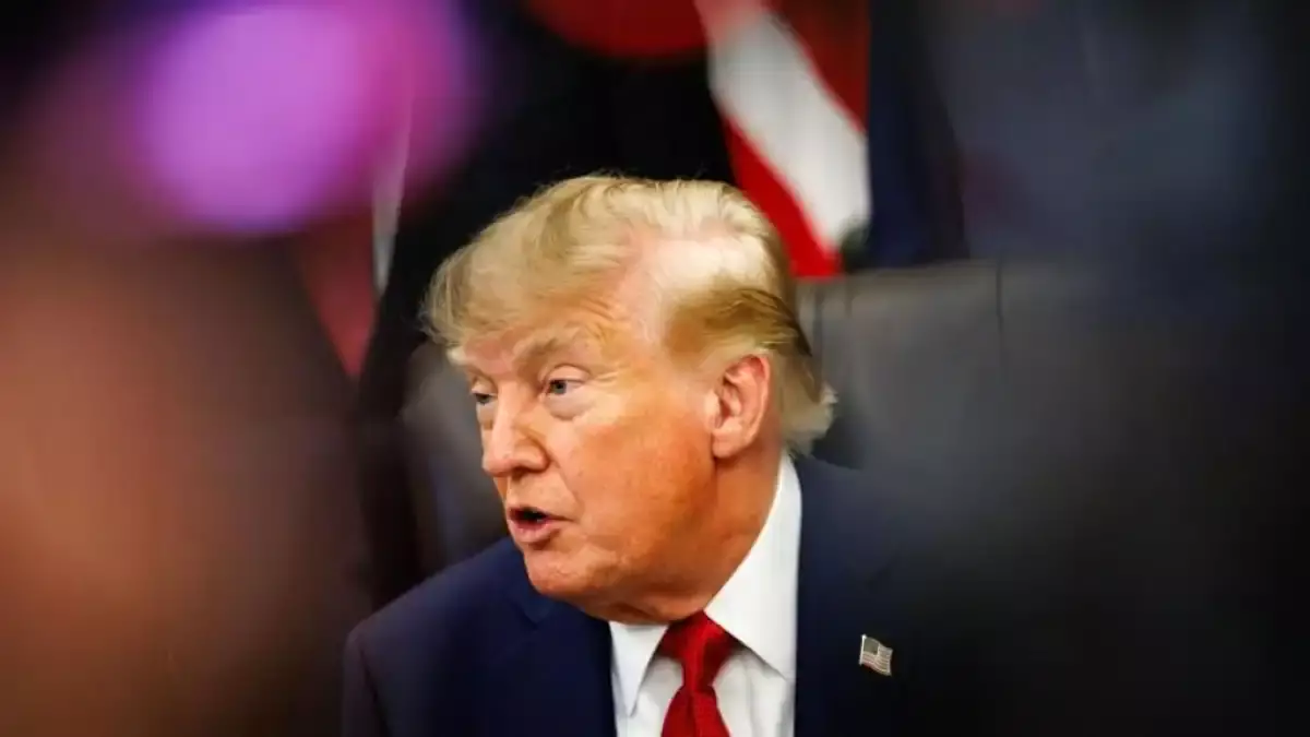 Трамп Ресей мен Иранға қарсы ауқымды санкциялар туралы заңға қол қойды