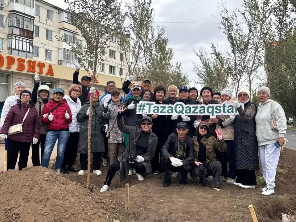 Елорданың Алматы ауданында тұрғындар қоғамдық кеңістіктерді тазартуға атсалысты