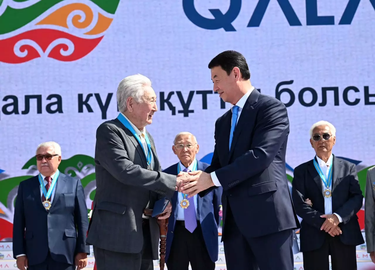 «Алматы қаласының Құрметті азаматы» атағы берілді