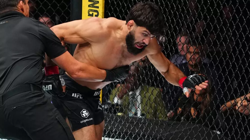 Арман Царукян нокаутировал соперника в первом раунде на UFC 331