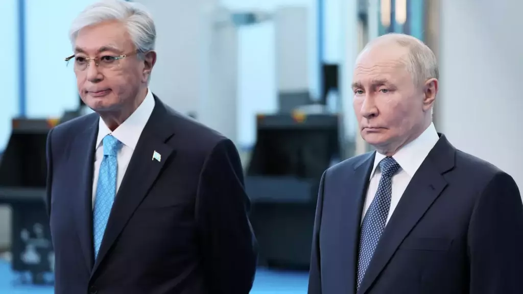 Тоқаев телефон арқылы сөйлесіп, Путинді құттықтады
