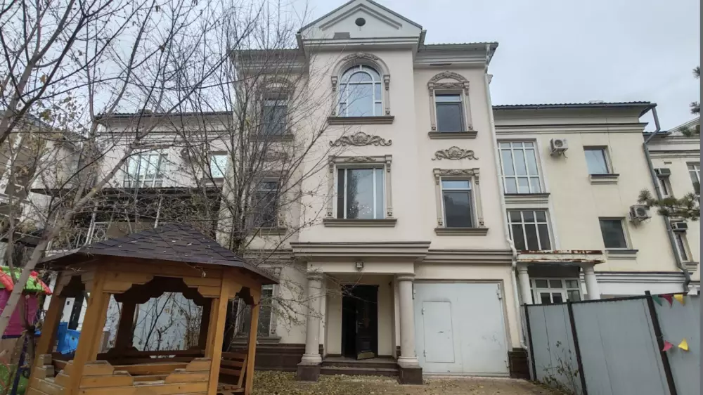 Трёхэтажную квартиру за 600 миллионов тенге продают в Астане – как она оказалась у квазигоскомпании