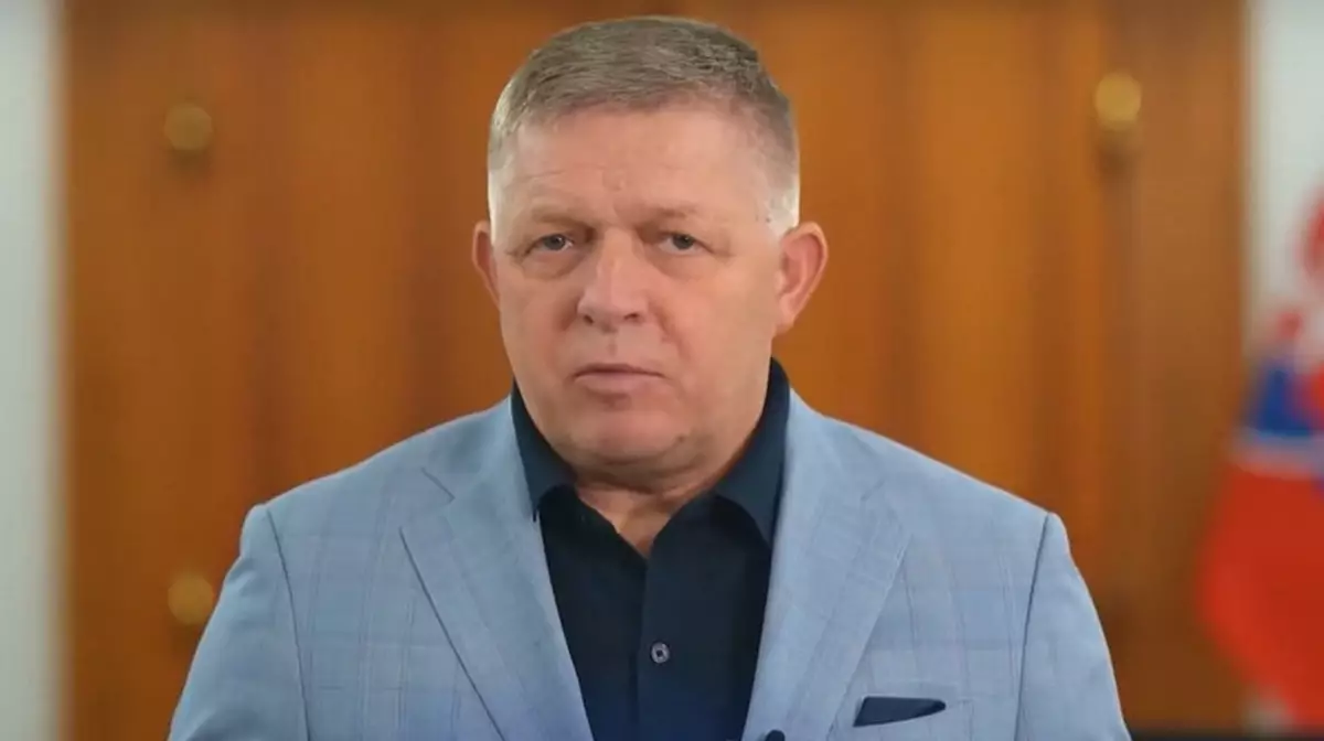 Роберт Фицо потребовал экстренного саммита ЕС из-за роста цен на топливо