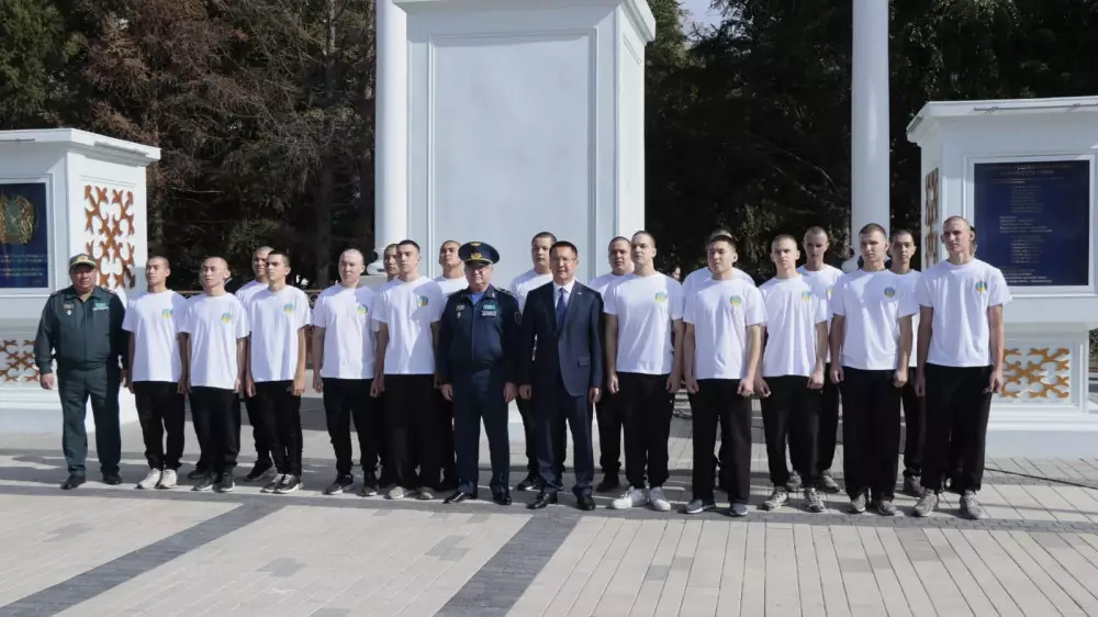 Новую армейскую традицию “Сарбаз жолы“ поддержали в Павлодарской области