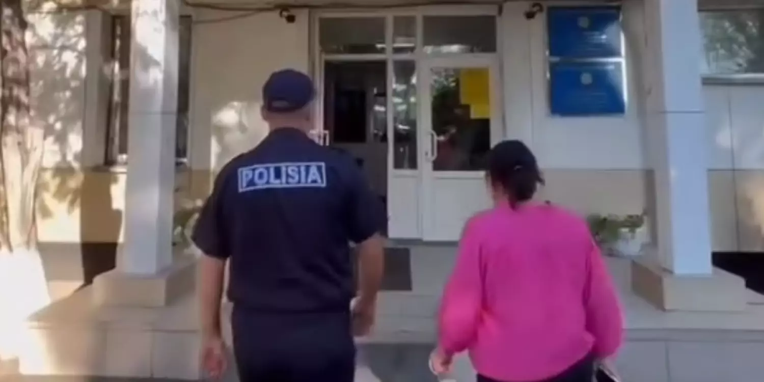 TikTok эфирінде балағат айтқан талдықорғандық әйелге айыппұл салынды