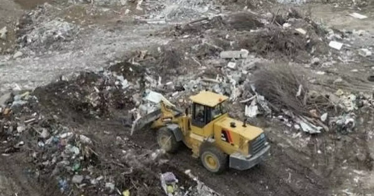  Жилых домов не видно за кучей мусора: в Шымкенте Жаңа адамдар добились ликвидации незаконной свалки 