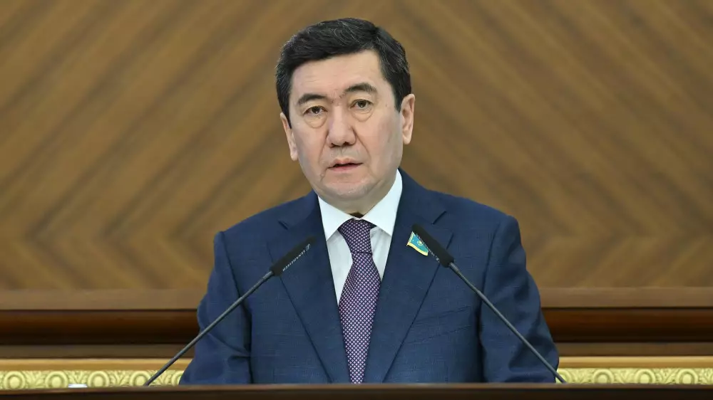 Ерлан Қошанов Халық кеңесінің төрағасы болып сайланды