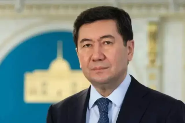 Ерлан Қошанов Қазақстан Халық Кеңесінің төрағасы болып сайланды