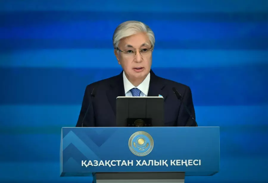 “Ел мүддесі үшін адал қызмет ету - зор мәртебе“. Тоқаев Халық Кеңесінің бірінші сессиясында сөз сөйледі