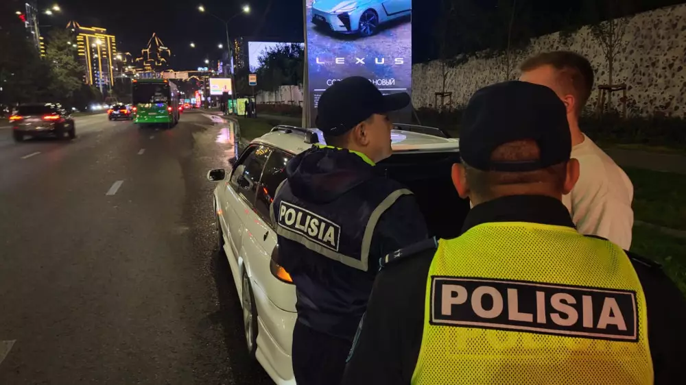 Навели тишины - в Алматы начались рейды по шумным авто. Фоторепортаж