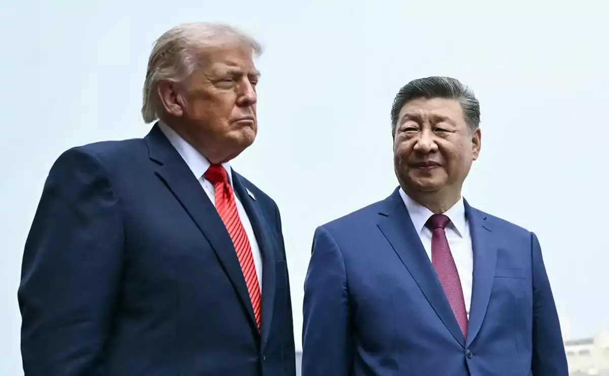 ⁠Трамп Си Цзиньпинді әуежайда жеке қарсы алды