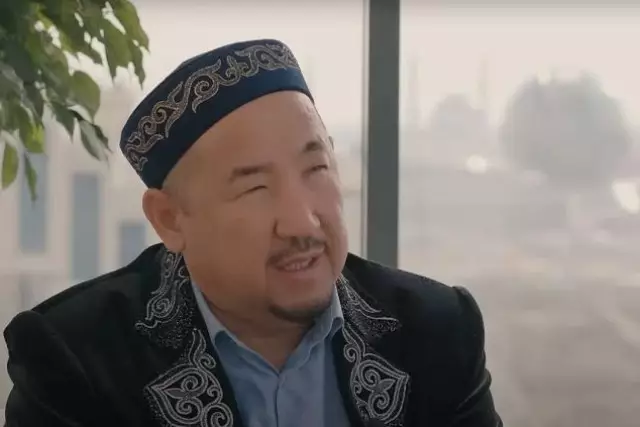«Бейбіт күнде қарт Каспиде опат болды»: Нұрлан имам сарбаздардың қазасына көңіл айтты