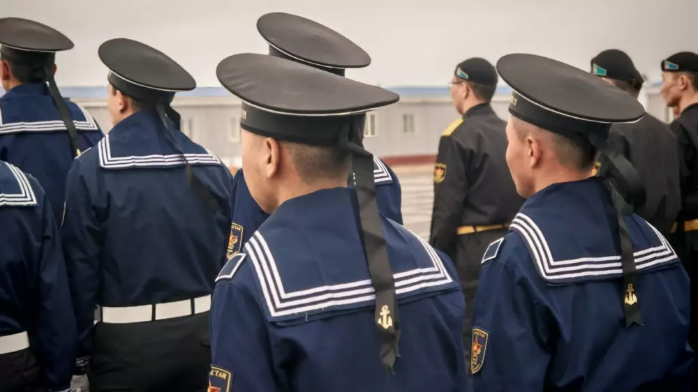 Тоқаев Каспийдегі әскери қызметшілердің қазасына байланысты көңіл айтты
