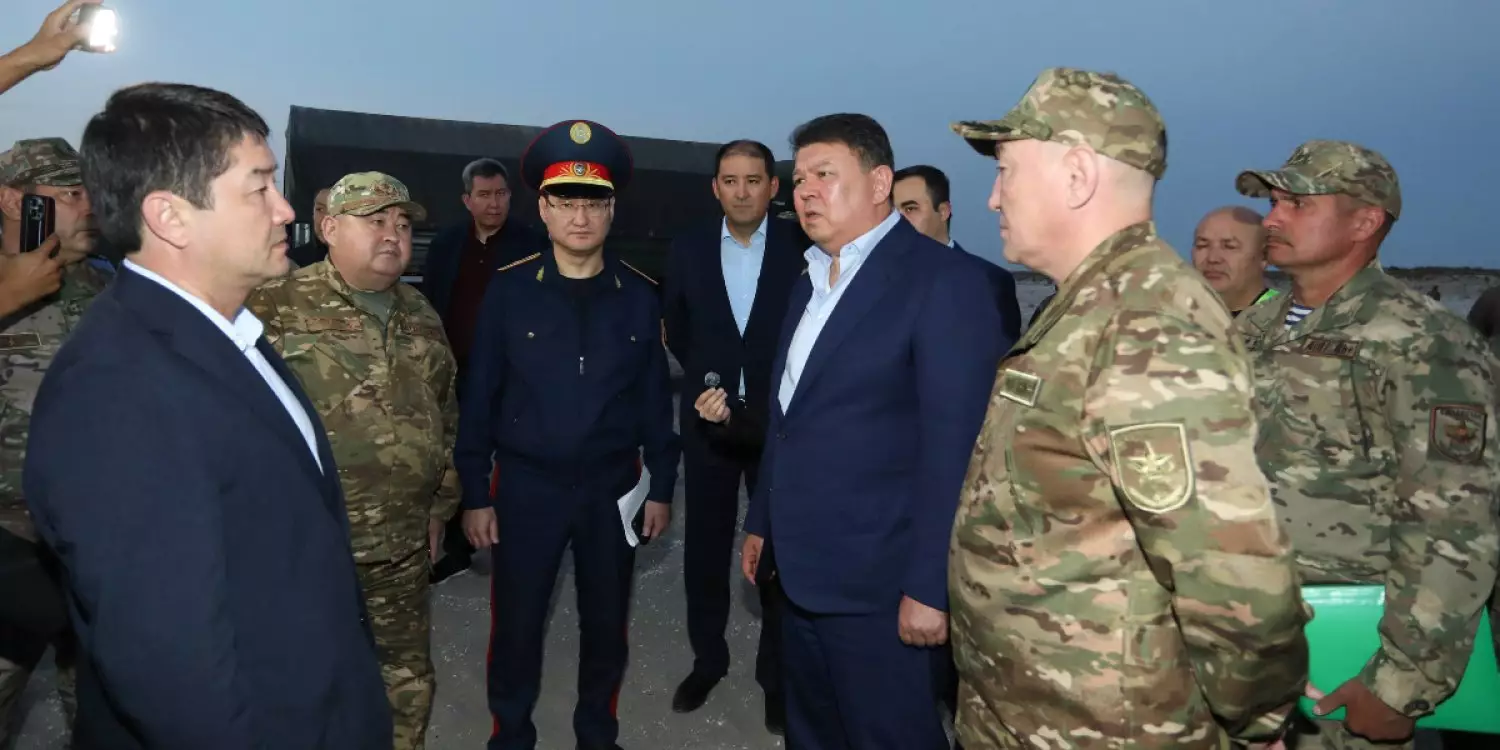 Қанат Бозымбаев жоғалған екі сарбазды тәулік бойы іздеуді тапсырды