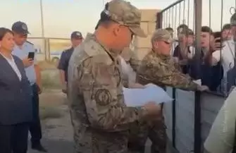 «Қан жұтқан марқұмдардың туыстарына құрмет қайда?»: жұрт сарбаздардың қазасын естірткен әскерилердің әрекеті сынап жатыр