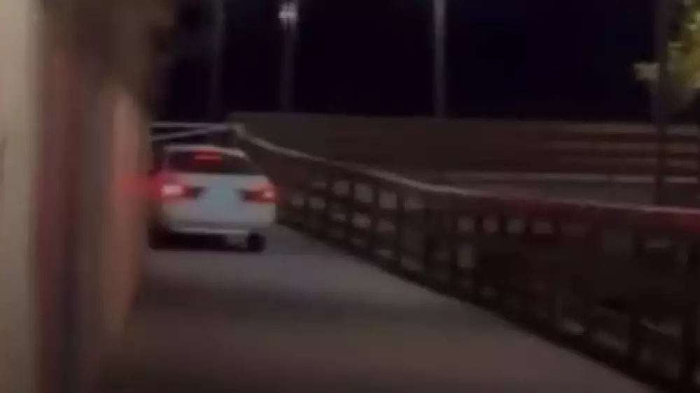 Водитель без прав проехал по Теренкуру на чужом авто - видео