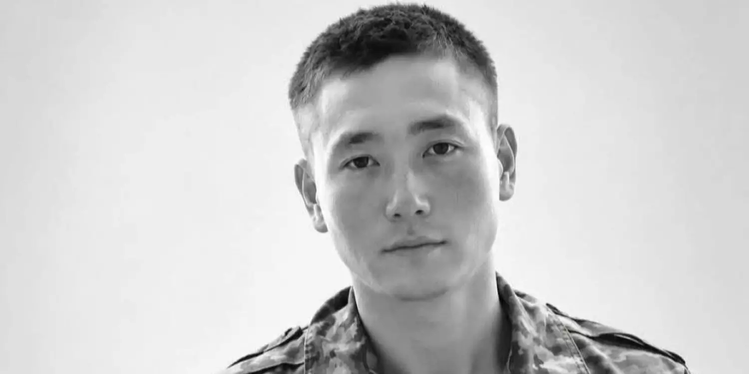 «Ұлым үйдің үлкені еді»: Каспийде қаза тапқан Өмірбек Өмірзақтың әкесі сөйледі