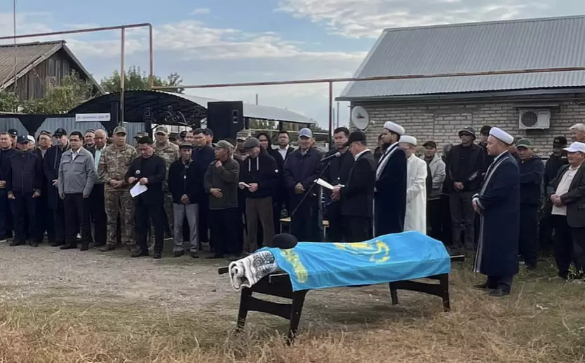 БҚО-да жұрт марқұм әскери қызметшілерді ақтық сапарға шығарып салды