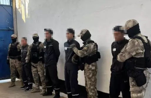 25 қару, гранаталар, жүздеген оқ-дәрі: ҰҚК 29 күдіктіні ұстады