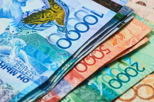 Қарттар күніне орай астаналық зейнеткерлерге біржолғы әлеуметтік төлем беріледі