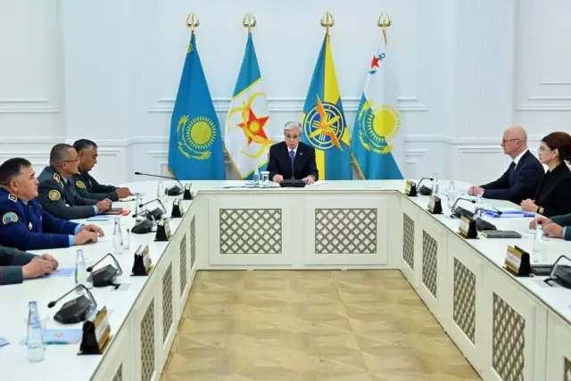 Президент Қорғаныс министрлігінің басшылық құрамымен кеңес өткізді