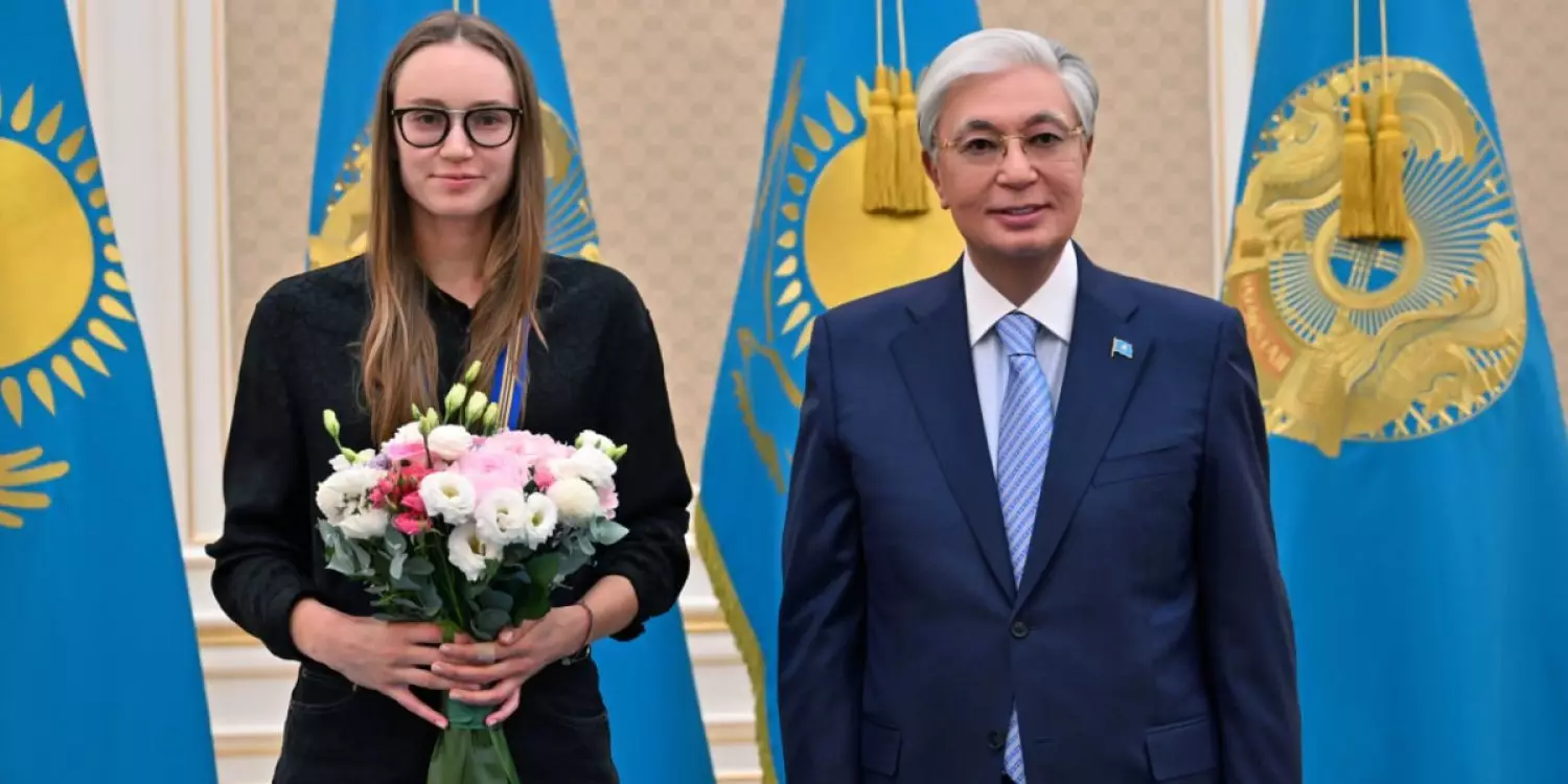 Тоқаев Елена Рыбакинаны III дәрежелі «Барыс» орденімен марапаттады