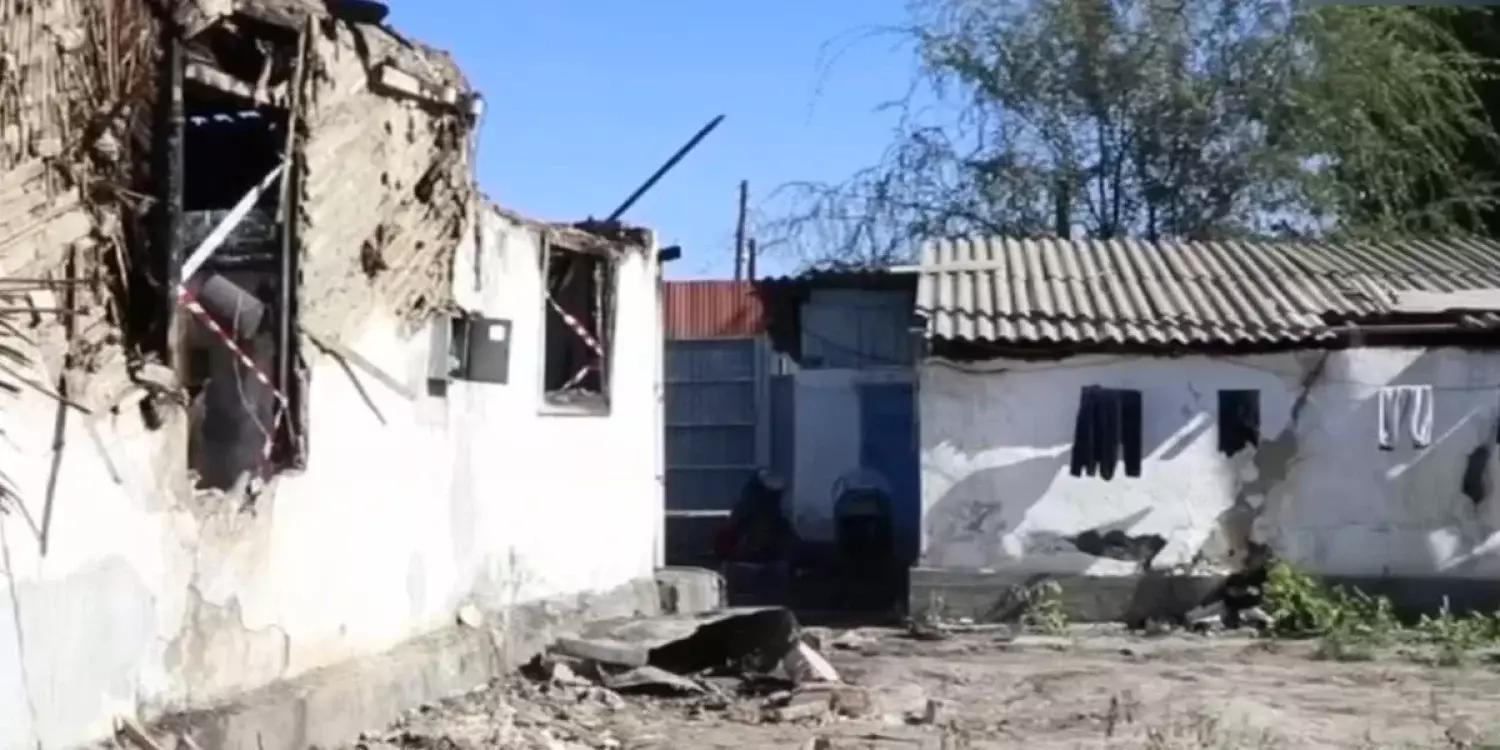 «Екі бала іште қалып қойды»: Жетісудағы өрттен қаза тапқан үш бүлдіршін жер қойнына тапсырылды